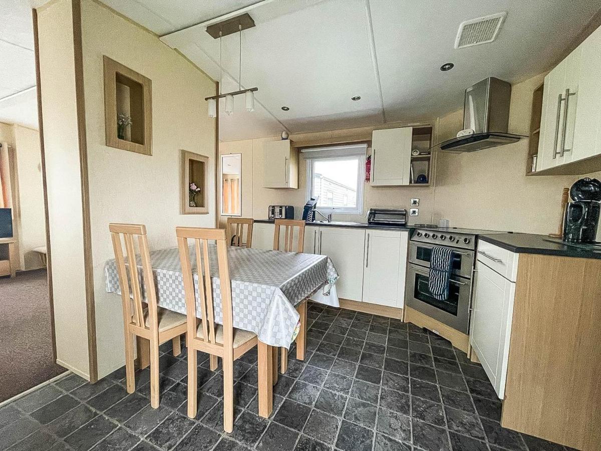 Lovely Caravan With Decking At Heacham Beach In Norfolk, Sleeps 6 Ref 21020C Екстериор снимка